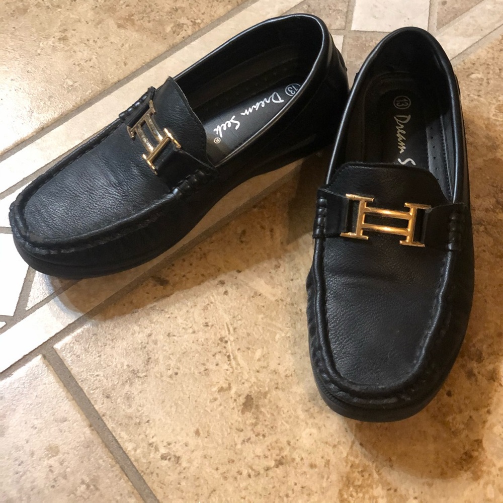 Dream Seek Black Shoes